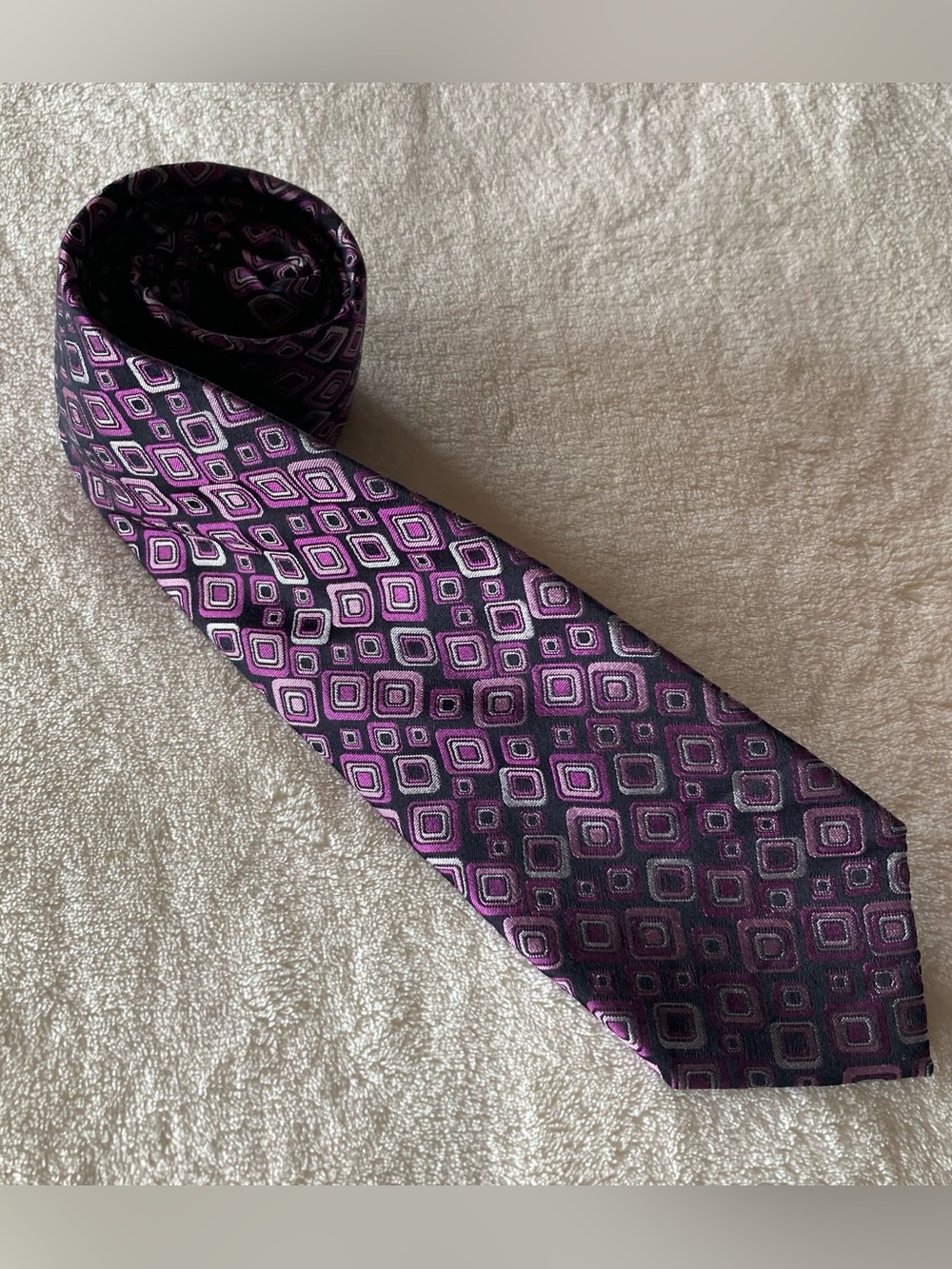 Duchamp London Mens 100% Silk tie Purple/Black/Gray geometric abstract. Handmade